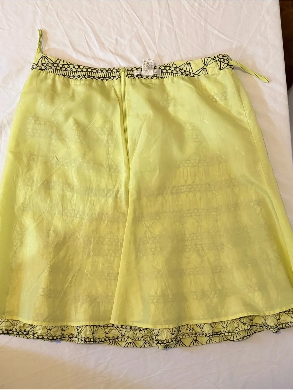 WD.NY Lime Green Y2K A-Line Skirt with Black Embroidery Size 14 (GG30)